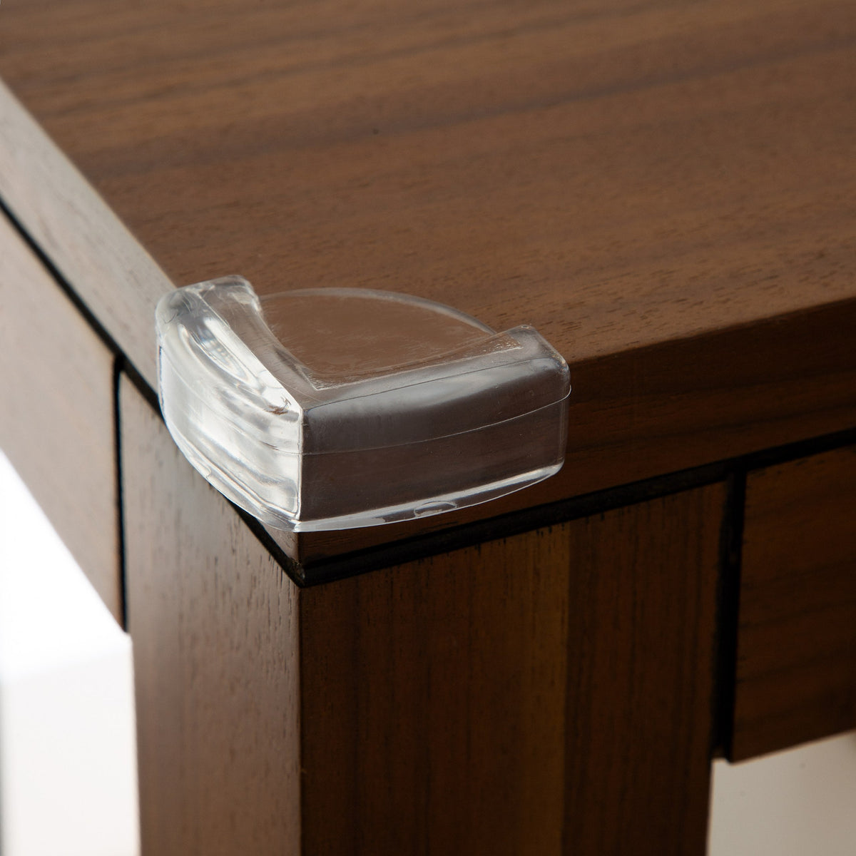 Mbrojtëse plastike për qoshe – (4 copë)