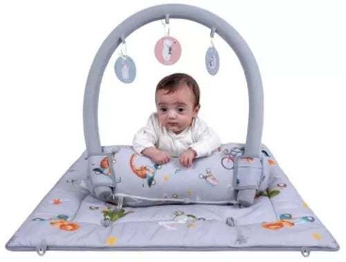 Tapet Lojë për Bebë Sevi Bebe – Me Hark &amp; Jastëk Mbështetës
