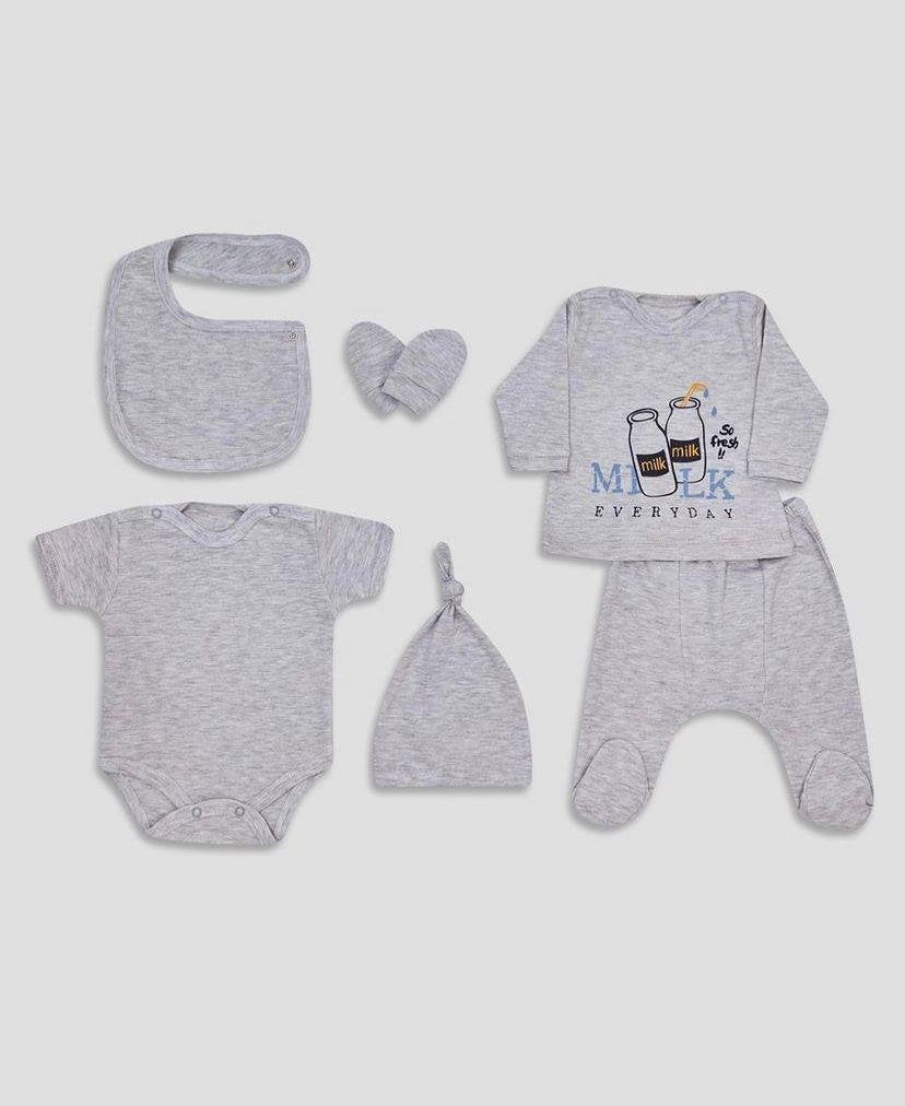 Set për bebe 4 pjesë – komod &amp; perfekt për ditët e para