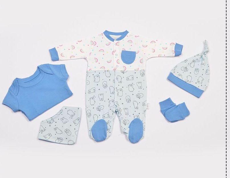 Set për bebe 4 pjesë – komod &amp; perfekt për ditët e para